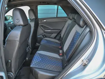VW T-Roc R 4Motion DSG Pano  AHK  Akrapovic  19