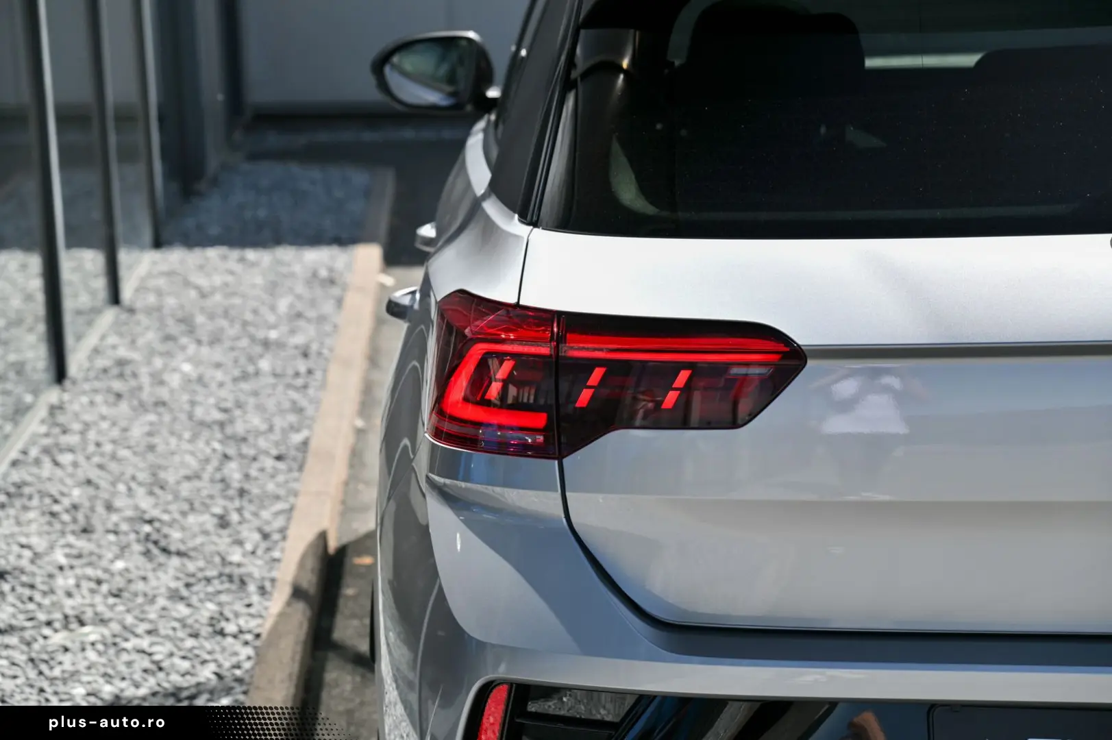 VW T-Roc R 4Motion DSG Pano  AHK  Akrapovic  19