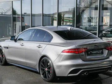 JAGUAR XE P250 Edition R-Dynamic Black Pack  Meridian