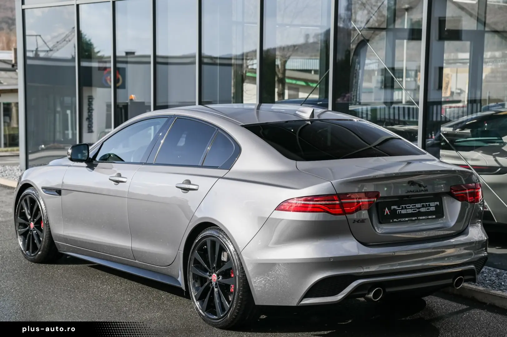 JAGUAR XE P250 Edition R-Dynamic Black Pack  Meridian
