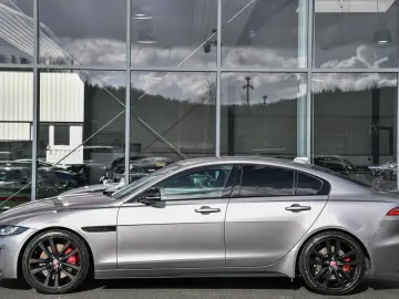 JAGUAR XE P250 Edition R-Dynamic Black Pack  Meridian