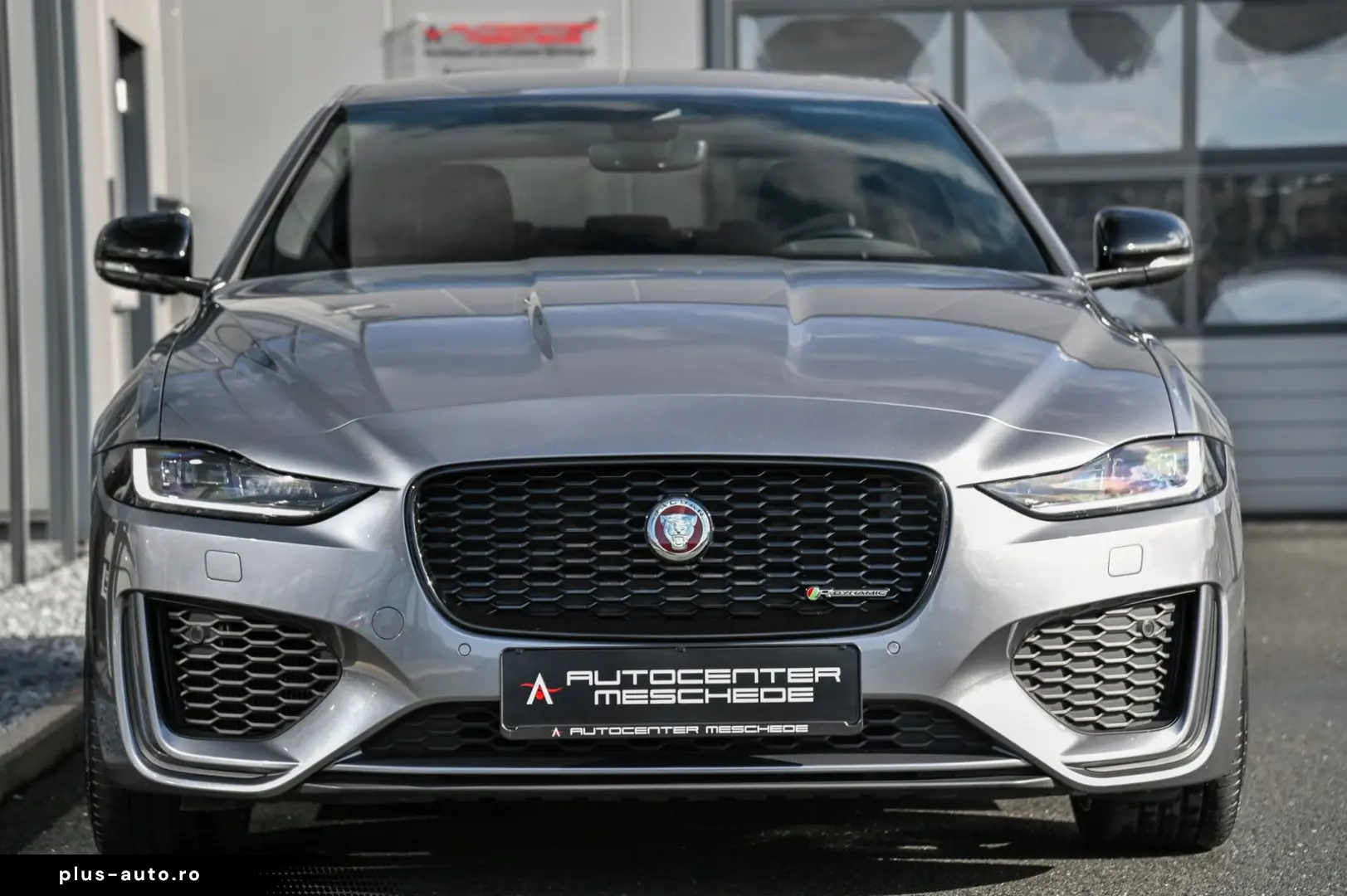 JAGUAR XE P250 Edition R-Dynamic Black Pack  Meridian