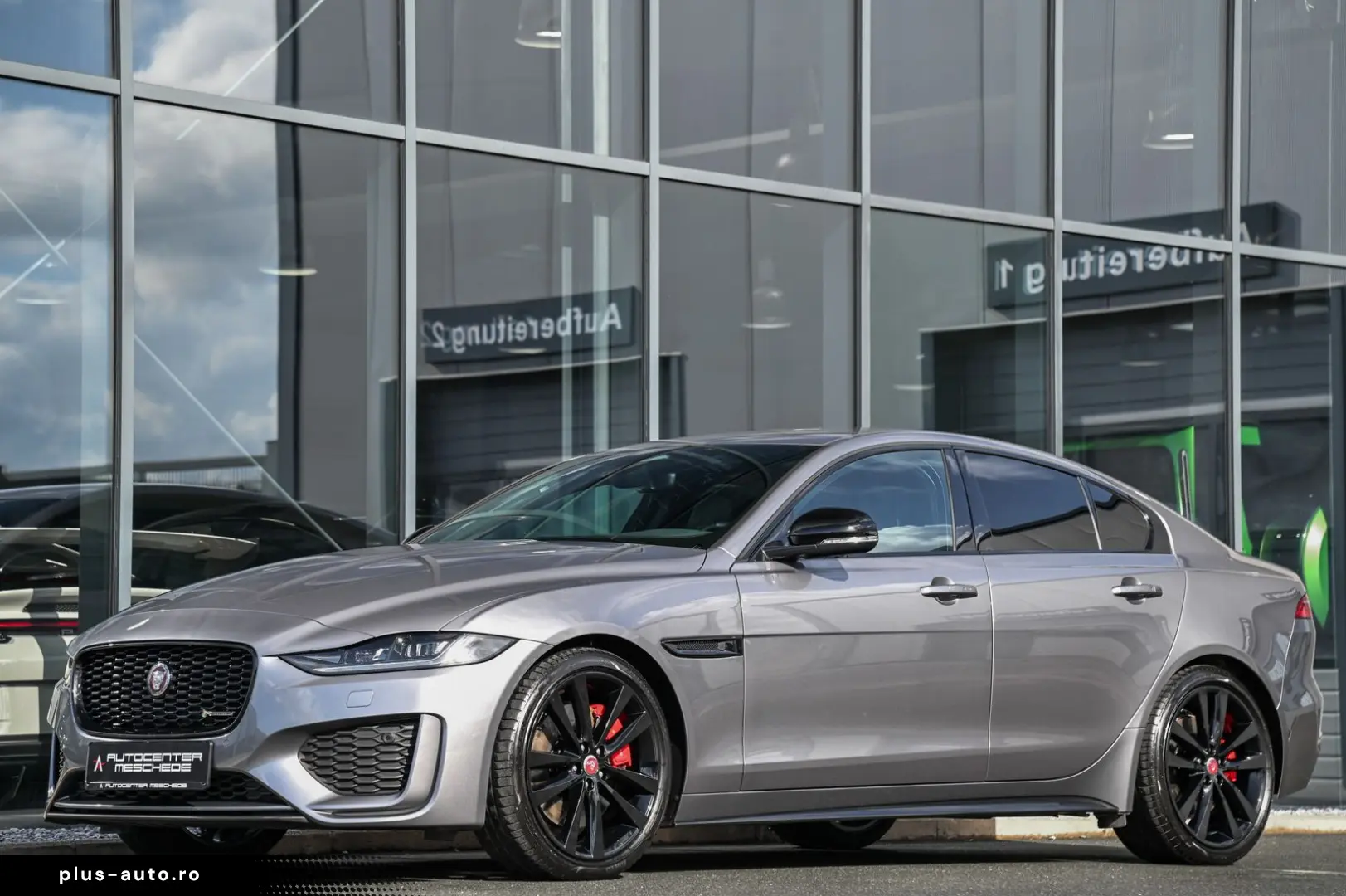 JAGUAR XE P250 Edition R-Dynamic Black Pack  Meridian