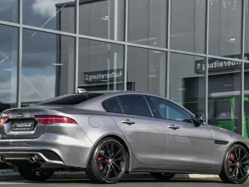JAGUAR XE P250 Edition R-Dynamic Black Pack  Meridian