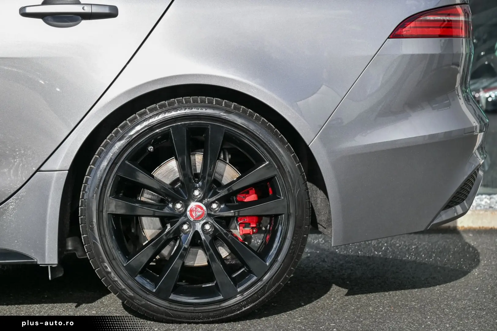 JAGUAR XE P250 Edition R-Dynamic Black Pack  Meridian