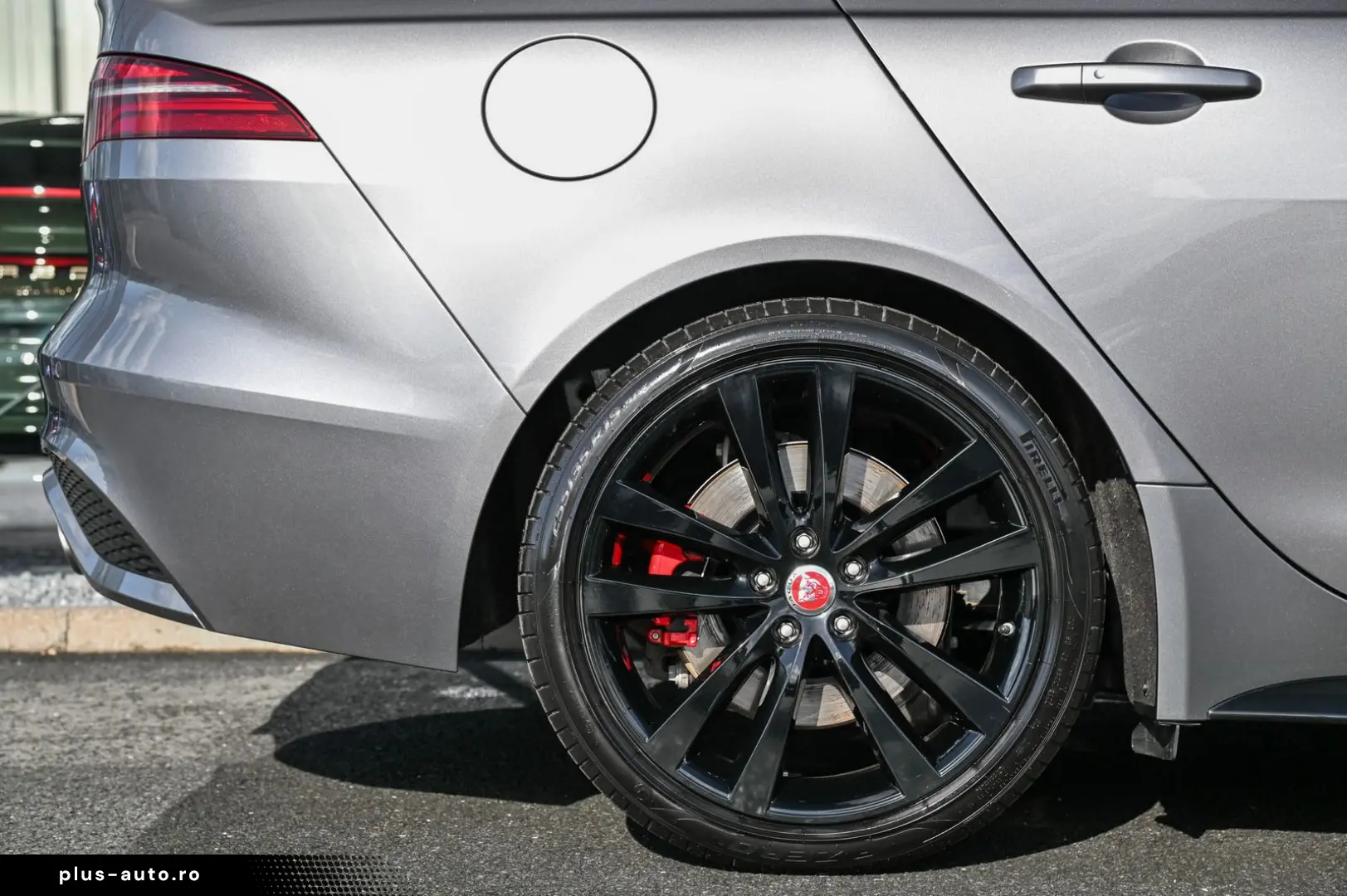JAGUAR XE P250 Edition R-Dynamic Black Pack  Meridian