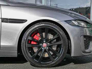 JAGUAR XE P250 Edition R-Dynamic Black Pack  Meridian