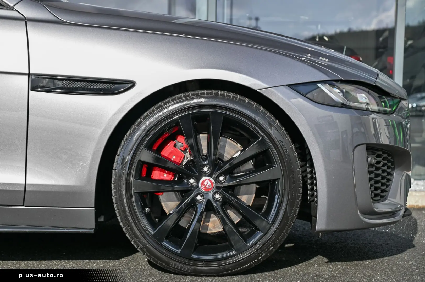 JAGUAR XE P250 Edition R-Dynamic Black Pack  Meridian