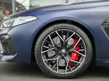 BMW M8 Competition Coupe Frozen Blue  erst 8.834 km