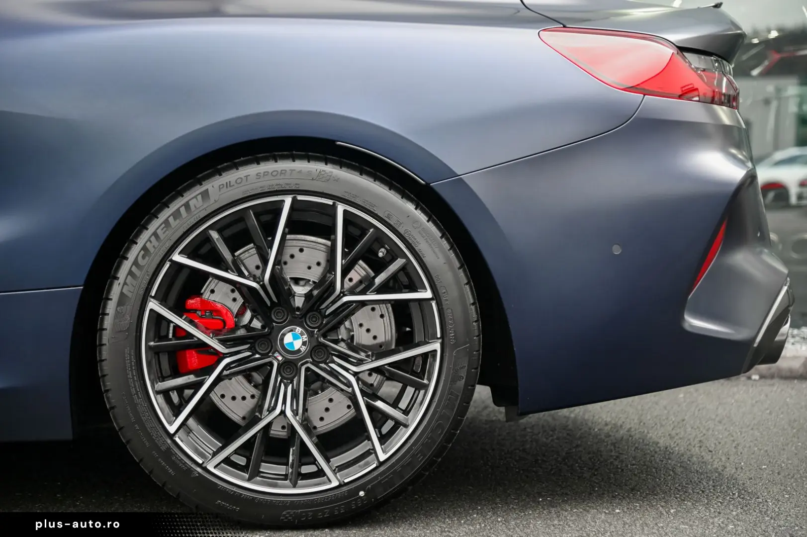 BMW M8 Competition Coupe Frozen Blue  erst 8.834 km