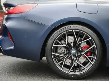 BMW M8 Competition Coupe Frozen Blue  erst 8.834 km