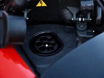 FERRARI 296 GTS Lift LED Carbon Lenkrad Hifi Premium