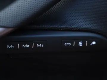 FERRARI 296 GTS Lift LED Carbon Lenkrad Hifi Premium