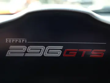 FERRARI 296 GTS Lift LED Carbon Lenkrad Hifi Premium