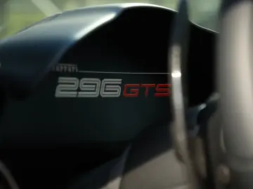 FERRARI 296 GTS Lift LED Carbon Lenkrad Hifi Premium