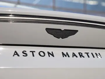 ASTON MARTIN V8 Vantage 4.0 V8 Facelift 2x Black Pac&hellip;