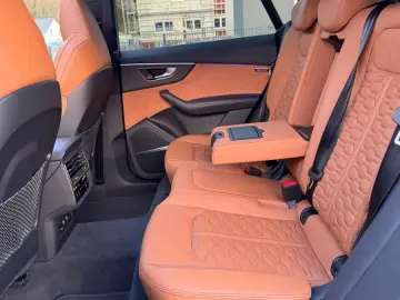 AUDI RSQ8 Quattro EXLUSIVE DYNAMIC KERAMIK 1.HD HUD