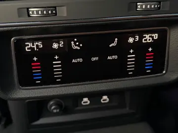 AUDI RSQ8 Quattro EXLUSIVE DYNAMIC KERAMIK 1.HD HUD