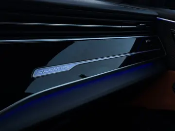 AUDI RSQ8 Quattro EXLUSIVE DYNAMIC KERAMIK 1.HD HUD