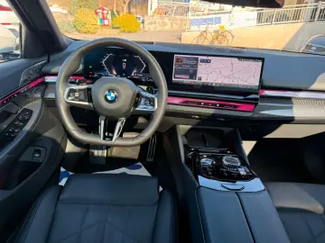 BMW 540d xDrive M PRO HUD AHK PANO STHZ AKTIVSITZ 20