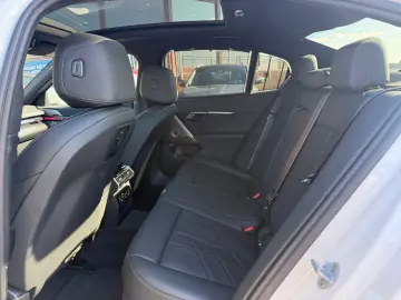 BMW 540d xDrive M PRO HUD AHK PANO STHZ AKTIVSITZ 20