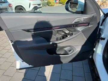 BMW 540d xDrive M PRO HUD AHK PANO STHZ AKTIVSITZ 20