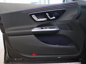 MERCEDES-BENZ EQE 350  AMG Advanced-Plus Airmatic Pano HAL