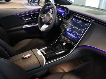 MERCEDES-BENZ EQE 350  AMG Advanced-Plus Airmatic Pano HAL