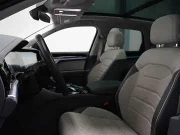 VW Touareg 3.0TDI 4M Elegance PANO 360 LUFT SOFT