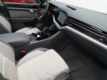 VW Touareg 3.0TDI 4M Elegance PANO 360 LUFT SOFT