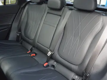 MERCEDES-BENZ GLC 300 AMG  Hinterachslenkung  Distro&hellip;