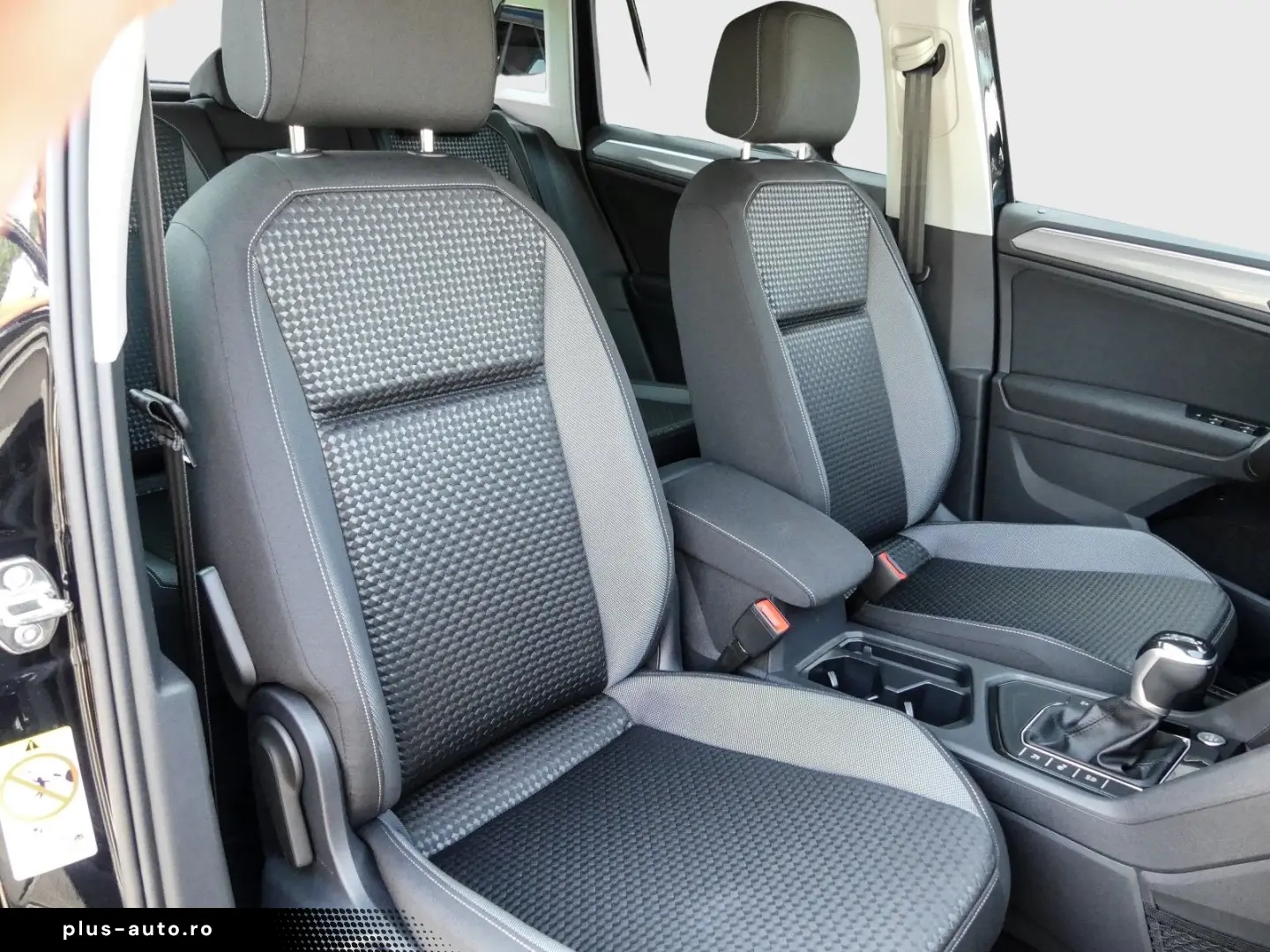 VW Tiguan ACTIVE 2.0 TDI DSG IQ.Light Navi AHK Easy