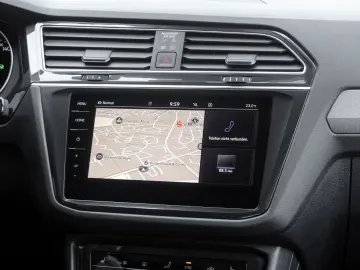 VW Tiguan ACTIVE 2.0 TDI DSG IQ.Light Navi AHK Easy