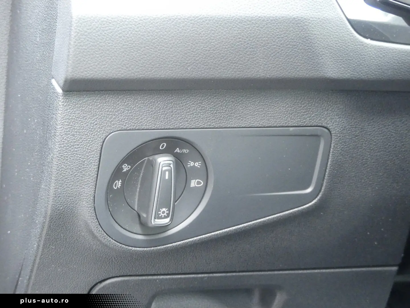 VW Tiguan ACTIVE 2.0 TDI DSG IQ.Light Navi AHK Easy