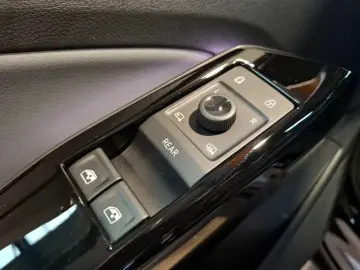 VW ID.5 Pro 82 kWh Komfortpaket Plus Assistenzpaket