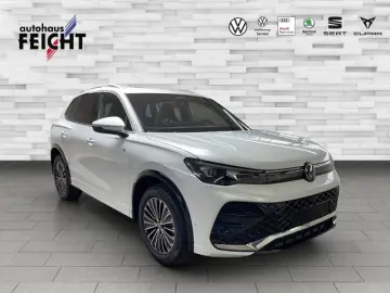 VW Tiguan 1.5 eTSI R-Line MATRIX AHK HUD PANO NAVI