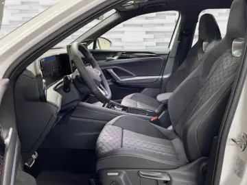 VW Tiguan 1.5 eTSI R-Line MATRIX AHK HUD PANO NAVI
