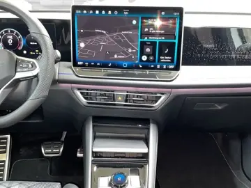 VW Tiguan 1.5 eTSI R-Line MATRIX AHK HUD PANO NAVI