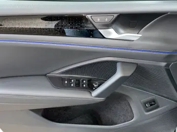 VW Tiguan 1.5 eTSI R-Line MATRIX AHK HUD PANO NAVI