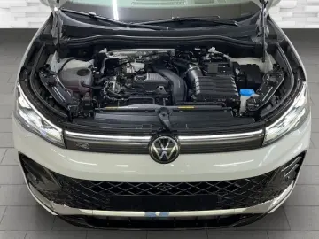 VW Tiguan 1.5 eTSI R-Line MATRIX AHK HUD PANO NAVI
