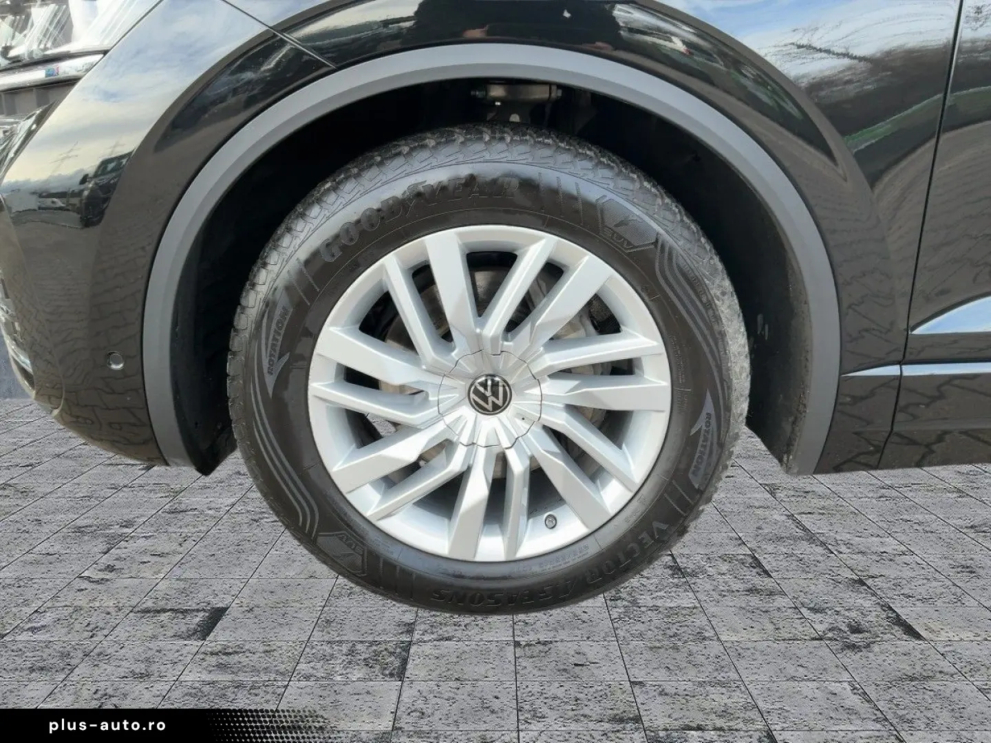 VW Touareg 3.0 TDI 4M DSG HD-MATRIX NAV AIR AHK ACC