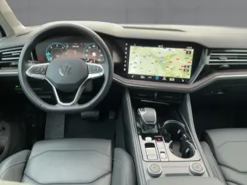 VW Touareg 3.0 TDI 4M DSG HD-MATRIX NAV AIR AHK ACC