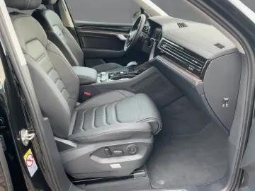 VW Touareg 3.0 TDI 4M DSG HD-MATRIX NAV AIR AHK ACC