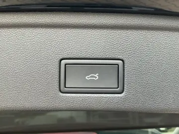 VW Touareg 3.0 TDI 4M DSG HD-MATRIX NAV AIR AHK ACC