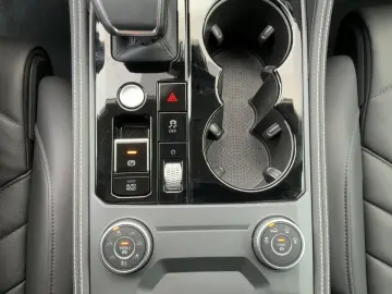 VW Touareg 3.0 TDI 4M DSG HD-MATRIX NAV AIR AHK ACC