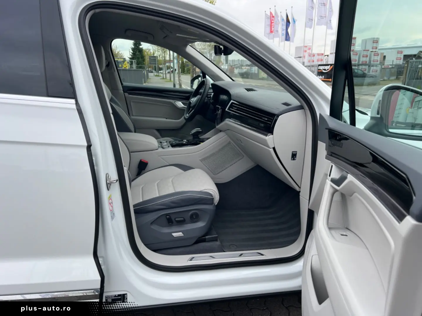 VW Touareg Elegance 4Motion 360  FINANZIERUNG