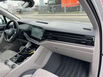 VW Touareg Elegance 4Motion 360  FINANZIERUNG