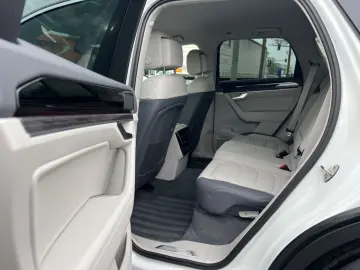 VW Touareg Elegance 4Motion 360  FINANZIERUNG