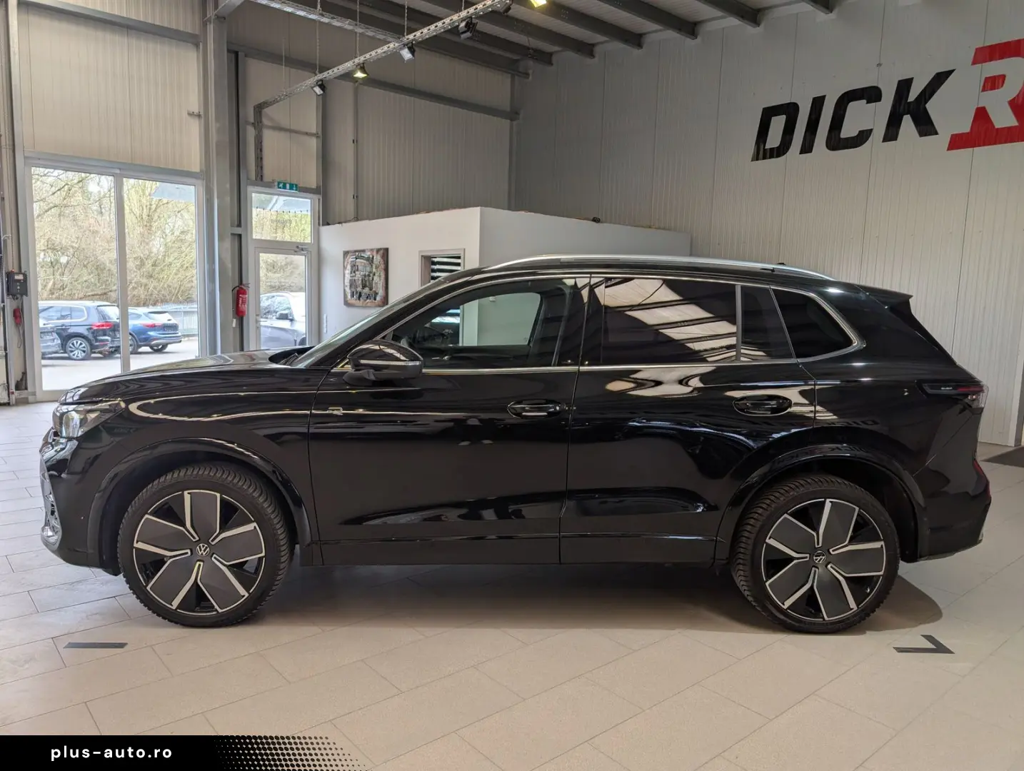 VW Tiguan 2.0TDI R-Line 4M Pano H K AHK Matrix 20