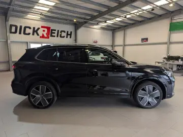 VW Tiguan 2.0TDI R-Line 4M Pano H K AHK Matrix 20